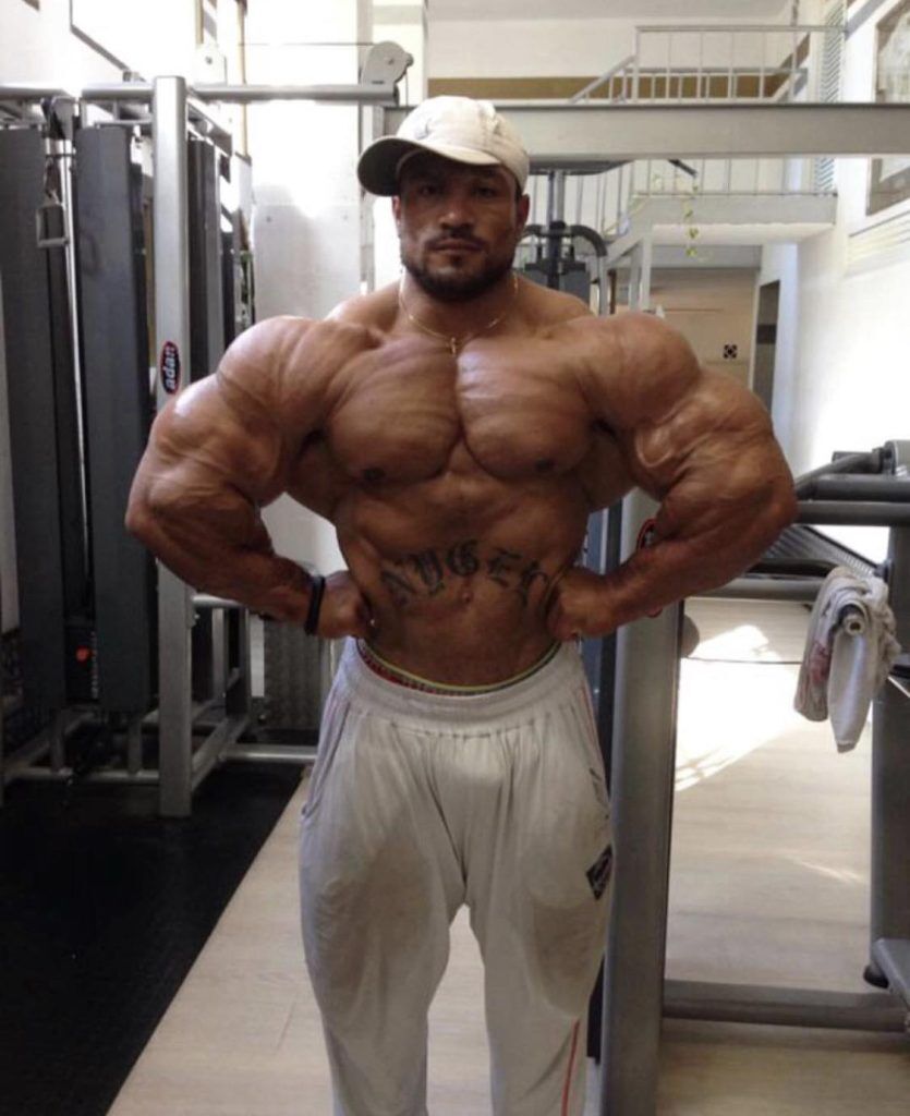 Roelly winklaar posing in locker room