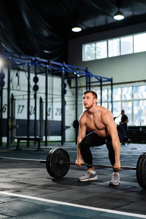 Man doing deadlifts